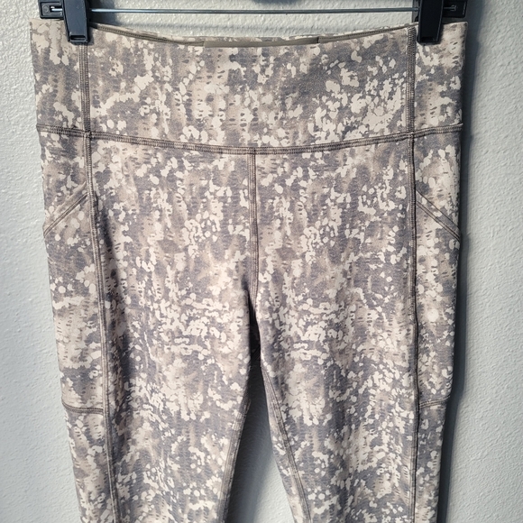 Lululemon Invigorate High Rise Tight Legging 25" Size 10 In Gritstone White Opal - Picture 2 of 14